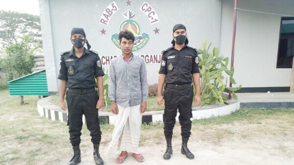 র‌্যাবের হাতে বুপ্রেনোরফিন ইনজেকশনসহ আটক ১