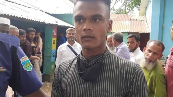 পাঁচবিবিতে জাল ভোট দিতে এসে যুবক আটক