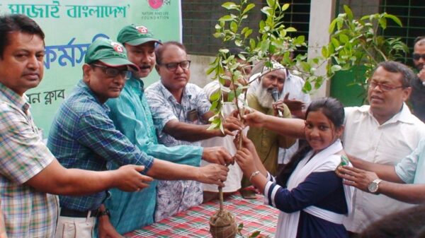 গাইবান্ধায় প্রকৃতি ও জীবন ক্লাবের আয়োজনে বৃক্ষ রোপন কর্মসূচীর উদ্বোধন