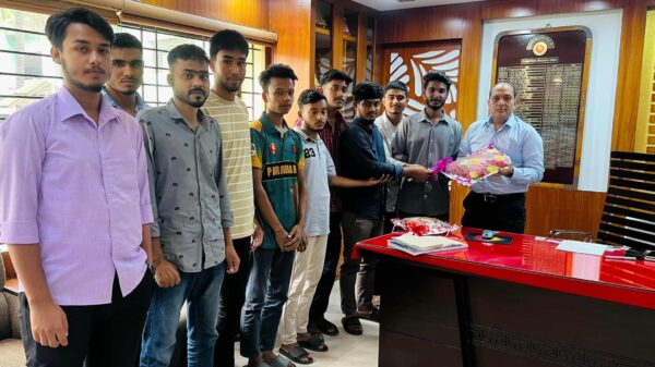 বাগাতিপাড়া ইউএনওর সাথে বৈষম্যবিরোধী ছাত্র আন্দোলন নেতাদের সাক্ষাৎ
