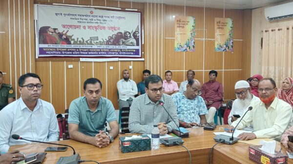গোমস্তাপুরে জুলাই পুনর্জাগরনে সমাজগঠনে লাখো কন্ঠে শপথ পাঠ