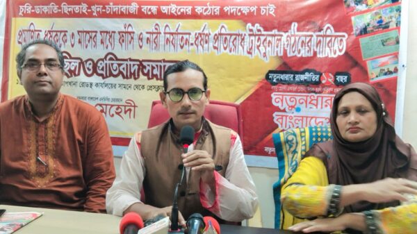 সাংবাদিককে যারা শত্রু ভাবে ॥ তারা দেশের শত্রু-মোমিন মেহেদী