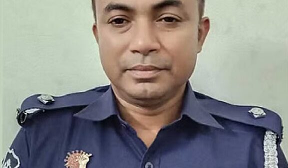 আন্দোলনের মুখে পটিয়া থানার ওসি নাজমুন নূরকে প্রত্যাহার