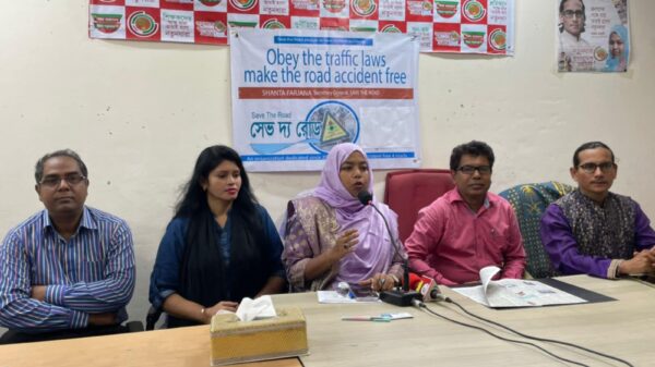বেপরোয়া বাইক-বাস-ব্যাটারি চালিত বাহন ॥ নেই শৃঙ্খলা-ঝরছে ১৫ প্রাণ-সেভ দ্য রোড