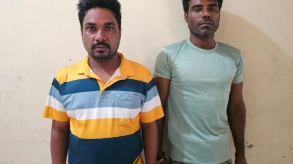 শিবগঞ্জে ব্যবসায়ীর ১১ লাখ টাকা ছিনতাই-গ্রেফতার দুই