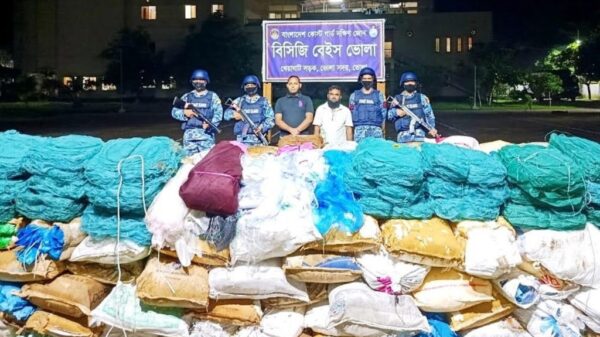 ভোলায় সাড়ে ১৪ কোটি টাকার অবৈধ জাল ও পলিথিন জব্দ