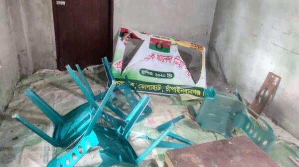 ভোলাহাটে বিএনপি কার্যালয়ে সন্ত্রাসী তাণ্ডব! থানায় মামলা