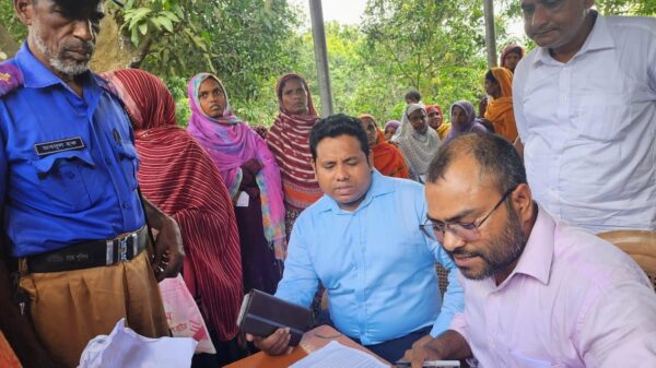 ভোলাহাটে ভিডব্লিওবি বাছাইয়ে স্বচ্ছতায় চমক উপজেলা নির্বাহী অফিসারের
