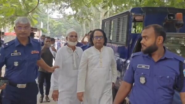 চাঁপাইনবাবগঞ্জে পুলিশের বিশেষ অভিযানে আ’লীগ-যুবলীগ ছাত্রলীগ নেতাসহ গ্রেফতার ৯