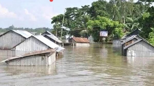 চাঁপাইনবাবগঞ্জে পদ্মার পানি বৃদ্ধি ॥ নিম্নাঞ্চল প্লাবিত ॥ পানিবন্দি ৭ হাজার পরিবার