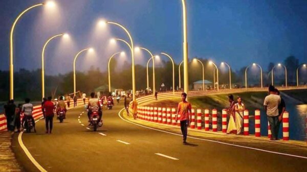 গাইবান্ধা ল্যাম্পপোস্টের বৈদ্যুতিক তার চুরি- অন্ধকারে ভাসানী সেতু