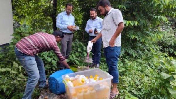 পত্নীতলায় অবৈধ ভেটেনারি ঔষধ কারখানায় অভিযান