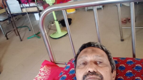 অসুস্থ সাংবাদিক শফিকুল ইসলামকে হাসপাতালে দেখতে ছুটে গেলেন যাঁরা