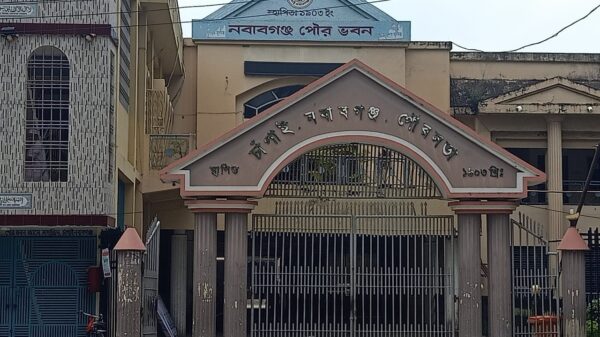 চাঁপাইনবাবগঞ্জ পৌরসভায় নাগরিক সেবায় চরম অব্যবস্থাপনা ॥ জনগণের ভোগান্তি চরমে