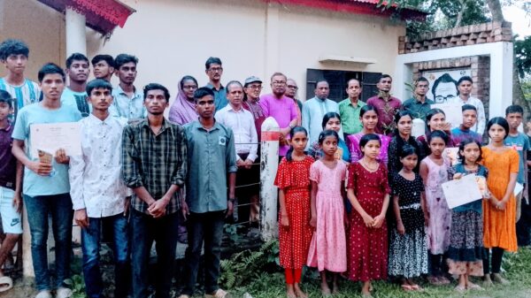 ‘বীরমুক্তিযোদ্ধা শ্রী রবীন্দ্র চন্দ্র দাস গ্রন্থাগার’র পুরষ্কার বিতরণী ও সাহিত্য আসর