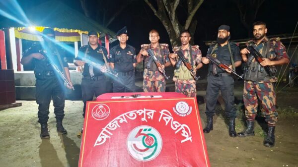 শিবগঞ্জ সীমান্তে র‌্যাব-বিজিবির যৌথ অভিযানে আগ্নেয়াস্ত্র উদ্ধার