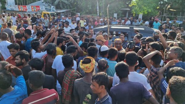 গোবিন্দগঞ্জে বাস চাপায় নারী মৃত্যু ॥ ফুটওভার ব্রিজ নির্মাণের দাবিতে মহাসড়ক অবরোধ