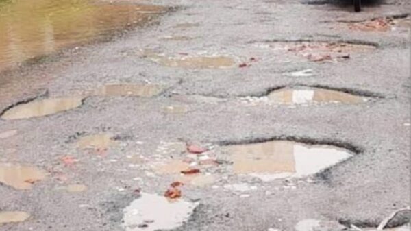 নজিপুর-গগনপুর রাস্তা সংস্কার কাজে কর্তৃপক্ষের গাফিলতি ॥ জনমনে ক্ষোভ