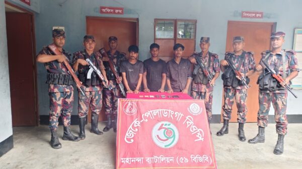 ৫৯ বিজিবি’র পৃথক অভিযানে ৩ চোরাকারবারীসহ আটক-৪
