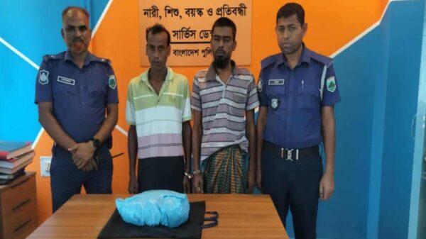 চাঁপাইনবাবগঞ্জে গাঁজাসহ ২ জনকে গ্রেফতার করেছে পুলিশ