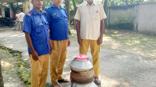 রহনপুর ইউপি চেয়ারম্যানের নেতৃত্বে মাদক উদ্ধার