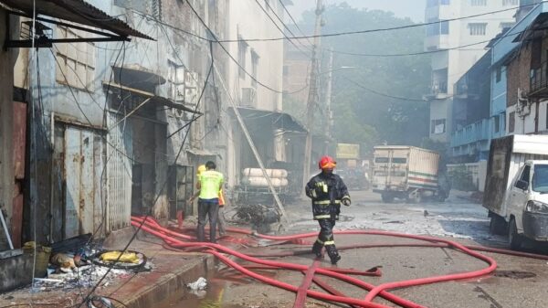 মিরপুরে কারখানায় অগ্নিকাণ্ডে ১৬ জনের মৃত্যু ॥ এখনো নিখোঁজ ১৩ জন