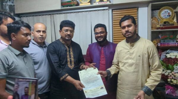 নড়াইল-২ আসনে মনোনয়নপত্র জমা দিলেন গণঅধিকার পরিষদ নেতা লায়ন নুর ইসলাম