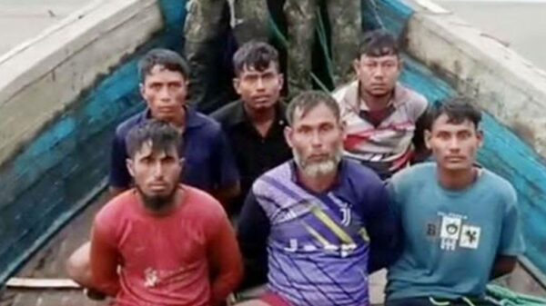 আবারো ট্রলারসহ ৬ জেলেকে নিয়ে গেছে আরাকান আর্মি