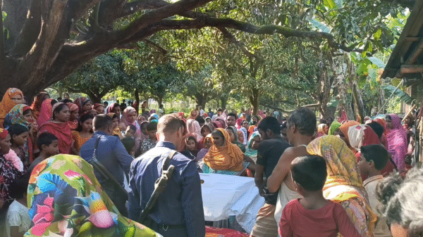 ‘মায়ের শাসনের মারধরে’ মৃত্যুর কোলে ঢলে পড়ল ১১ বছরের আশিক, মায়ের আহাজারি