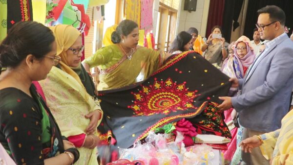 নওগাঁয় উদ্যোক্তা মেলা ও পিঠা উৎসব