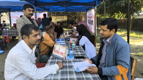 বড়বিল ইউনিয়ন পরিষদ চত্বরে ফ্রি ডায়াবেটিস ও ব্লাডপ্রেসার চেকআপ ক্যাম্প