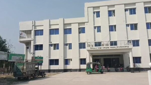 নাচোল উপজেলা স্বাস্থ্য কমপ্লেক্স যেন দুর্ণীতির স্বর্গরাজ্য! সেবা বঞ্চিত উপজেলাবাসী