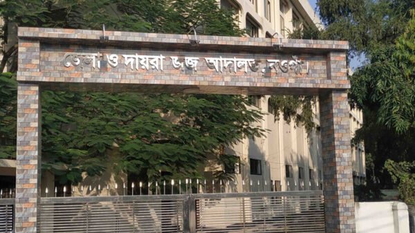 নওগাঁয় মহিলার নগ্ন ছবি ভাইরালের হুমকী-৩ লাখ টাকা চাঁদা দাবী ॥ জীবন বিপন্নের আশংকা