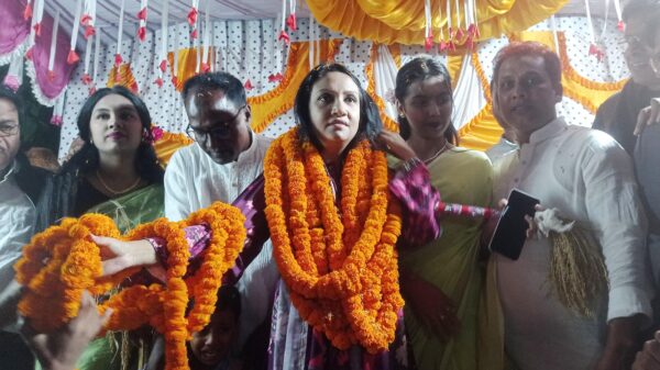 নাটোরের বাগাতিপাড়ায় নির্বাচনী প্রচারণায় ব্যারিস্টার পুতুল