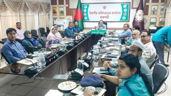 টাইফয়েড টিকার শতভাগ লক্ষ্যমাত্রা অর্জনে জনসচেতনতা অব্যাহত রাখতে হবে-বিভাগীয় কমিশনার