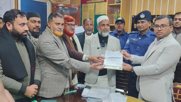 চাঁপাইনবাবগঞ্জ-২ আসনে বিএনপি ও জামায়াত প্রার্থীর মনোনয়নপত্র জমা