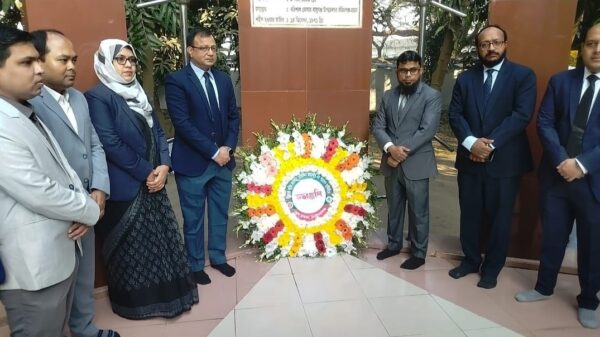 চাঁপাইনবাবগঞ্জে শহীদ বুদ্ধিজীবী দিবসে বীরশ্রেষ্ঠ ক্যাপ্টেন জাহাঙ্গীরের স্মৃতিসৌধে পুস্পার্ঘ অর্পণ ও আলোচনা সভা