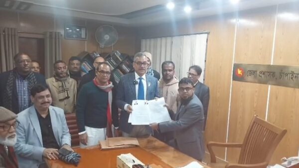 চাঁপাইনবাবগঞ্জ সদর আসনে বিএনপি ও জামায়াত প্রার্থীর মনোনয়নপত্র জমা