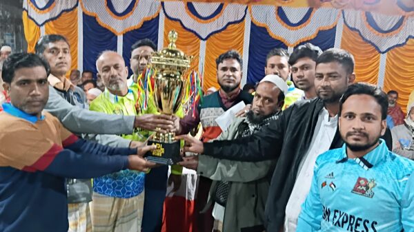 সিংড়ায় নাইট শর্ট ক্রিকেট টুর্নামেন্ট উদ্বোধন