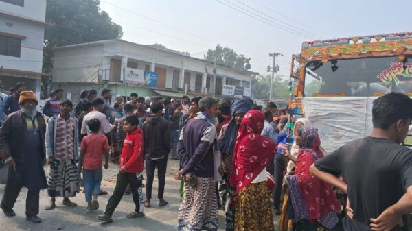 শিবগঞ্জে সড়ক দুর্ঘটনায় বৃদ্ধ নিহত ॥ শিশু আহত