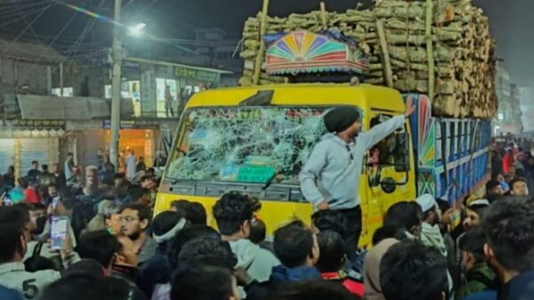 পত্নীতলায় ট্রাক চাপায় মা-মেয়ের মর্মান্তিক মৃত্যু