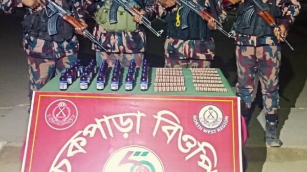 শিবগঞ্জ সীমান্তে ৫৯ বিজিবির তৎপরতায় বিপুল পরিমান মাদক উদ্ধার