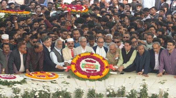 শহীদ প্রেসিডেন্ট জিয়াউর রহমানের সমাধিতে বিএনপির শ্রদ্ধা