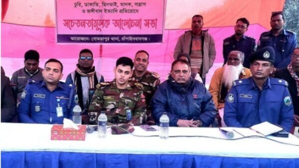 সড়ক ডাকাতি ও মাদক প্রতিরোধে গোমস্তাপুরে পুলিশ-সেনাবাহিনীর সভা