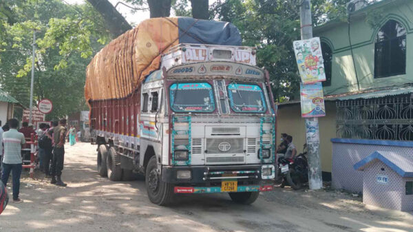 ভারত থেকে হিলি দিয়ে পেঁয়াজ আমদানি বন্ধ
