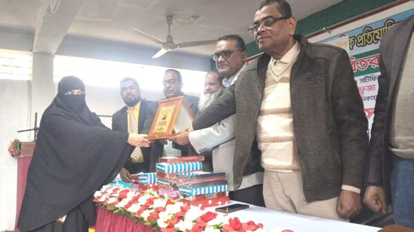 নাচোল সরকারী কলেজে কৃতি শিক্ষার্থীদের সংবর্ধনা ও পুরস্কার বিতরণ