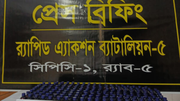 শিবগঞ্জে পৃথক অভিযানে ফেনসিডিল সহ আটক-২