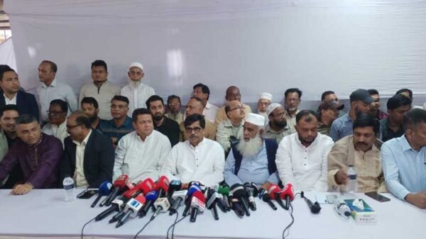 কুমিল্লা-৬ আসনে বিএনপি মনোনীত প্রার্থীকে বিদ্রোহী প্রার্থীর সমর্থন