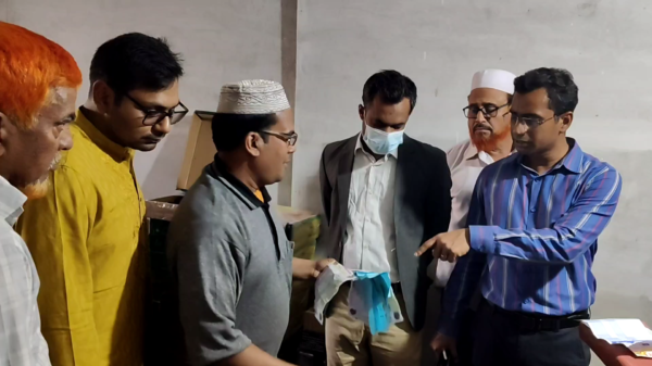 শিবগঞ্জে ৪ প্রতিষ্ঠানকে অর্থদণ্ড ॥ বাজার নিয়ন্ত্রণে কঠোর প্রশাসন