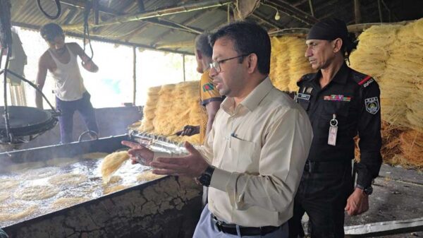 বগুড়ায় নোংরা ও অস্বাস্থ্যকর পরিবেশে সেমাই তৈরি ॥ ৩ লাখ টাকা জরিমানা